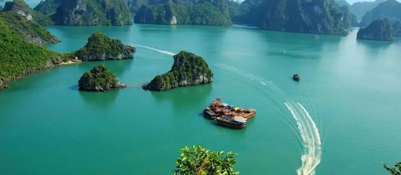 Croisiere en baie Halong pour faire un voyage au coeur du patrimoine