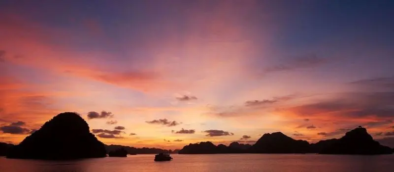 Croisiere en baie Halong pour assister &agrave; spectacles de danse traditionnelle