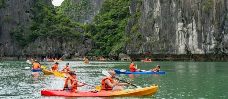 Kayak et SUP dans la baie de Lan Ha