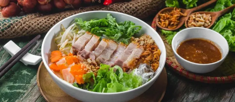 Plonger dans des plats d&eacute;licieux