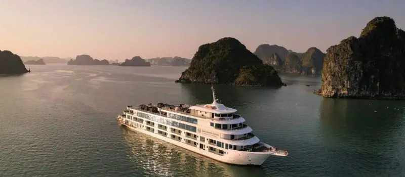 Voyage de luxe au Vietnam pour une croisi&egrave;re de luxe en baie d'Halong