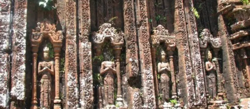 Dieux et vestiges hindous