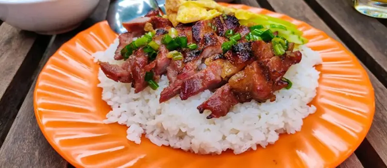 Partez en voyage au Cambodge pour d&eacute;guster la sp&eacute;cialit&eacute; Bai Sach Chrouk