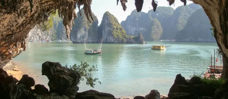 Croisiere en baie Halong pour d&eacute;couvrir la belle grotte de Bo Nau