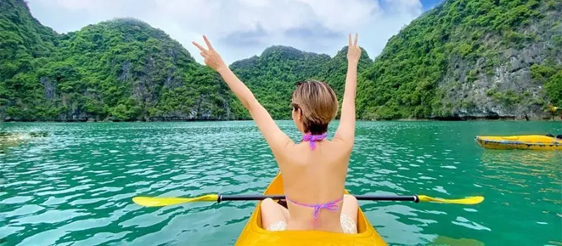 Kayak dans la baie d&rsquo;Halong