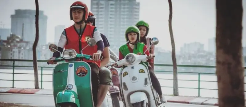 Visite en vespa &agrave; Hanoi