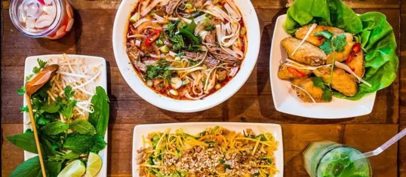 D&eacute;gustation de cuisine de rue &agrave; Hanoi