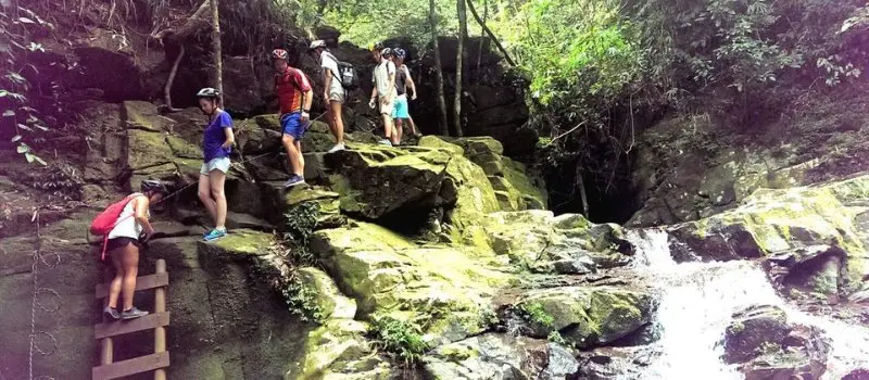 Trekking dans le parc national de Bach Ma