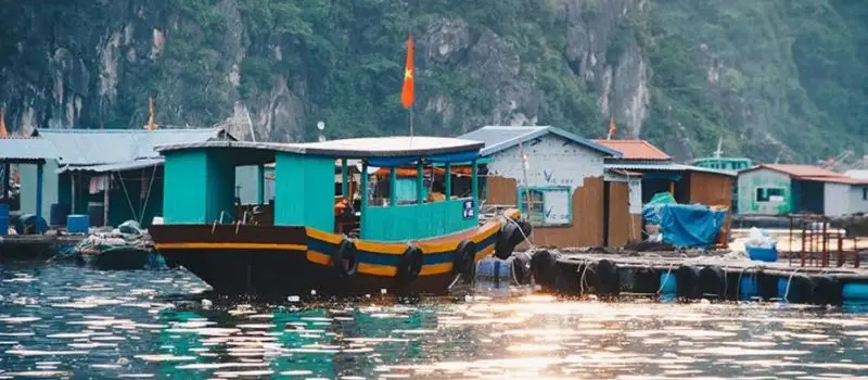Croisiere en baie Halong pour visiter le village des p&ecirc;cheurs Cua Van