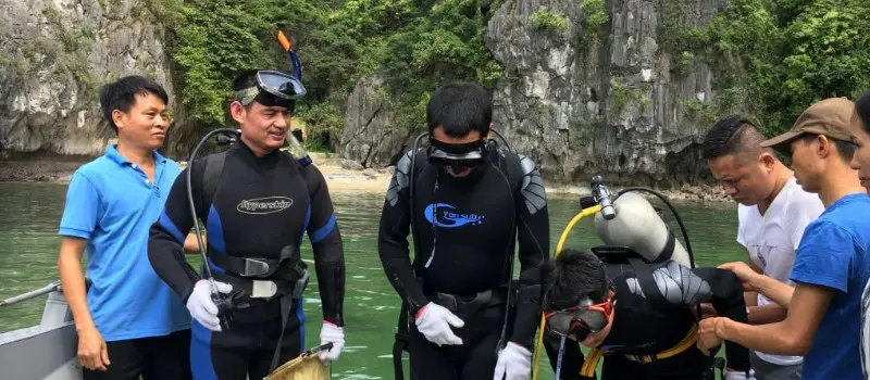Croisiere en baie Halong pour faire de la plong&eacute;e sous-marine Halong