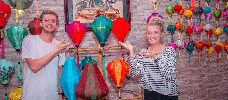 Fabrication de lanternes en soie &agrave; Hoi An