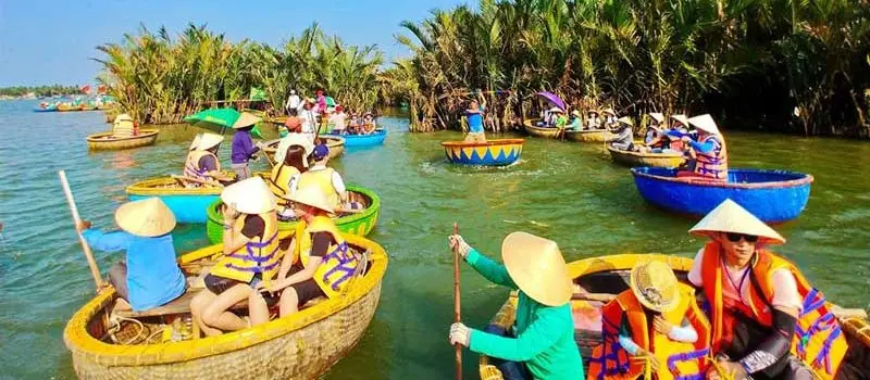 Aventure en bateau-panier &agrave; Hoi An