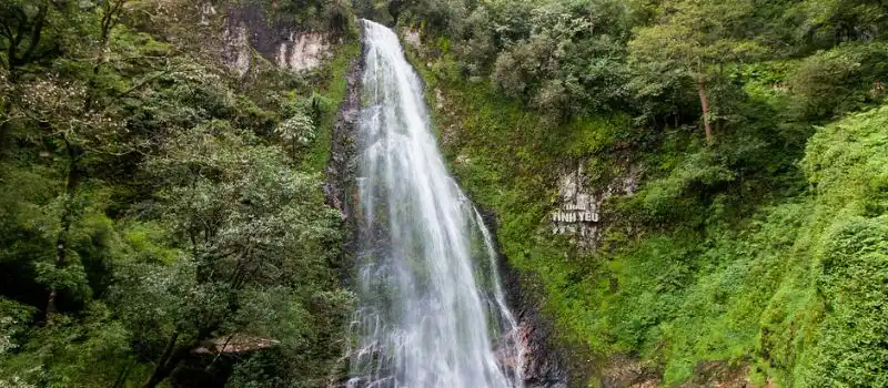 Admirer la cascade d&rsquo;Amour Sapa avec un Guide francophone au Vietnam