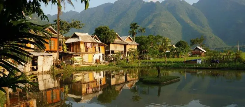 Visiter le village de Lac Mai Chau