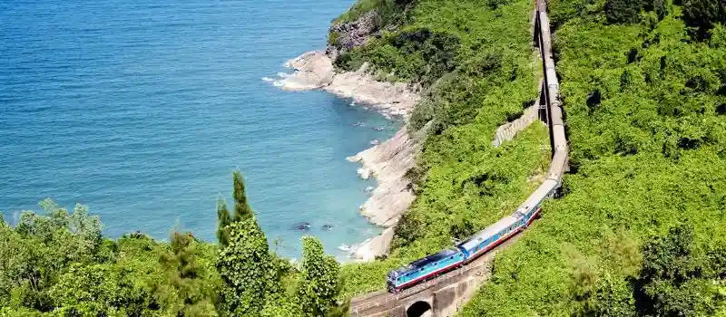 Prendre le train de la R&eacute;unification de Hanoi &agrave; Saigon