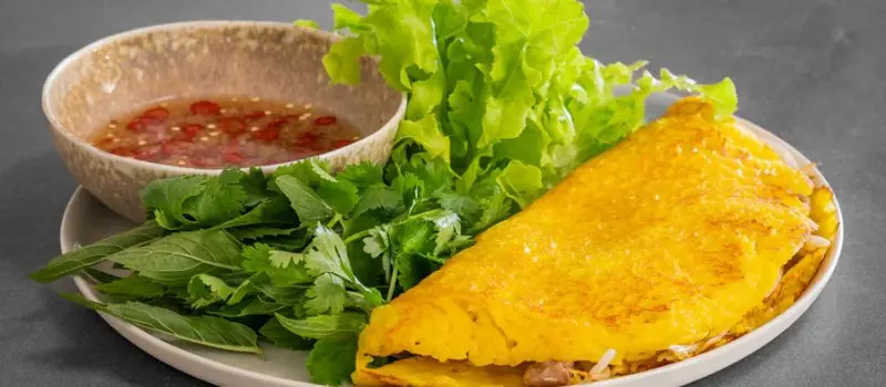 B&aacute;nh x&egrave;o (Cr&ecirc;pes croustillantes vietnamiennes)