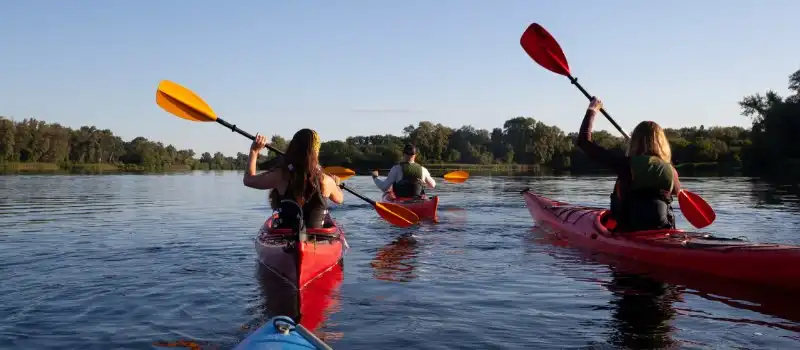 Kayak dans la baie Halong