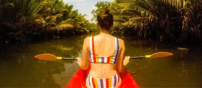 Kayak sur la rivi&egrave;re