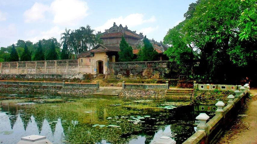 La biblioth&egrave;que royale (Thai Binh Lau)