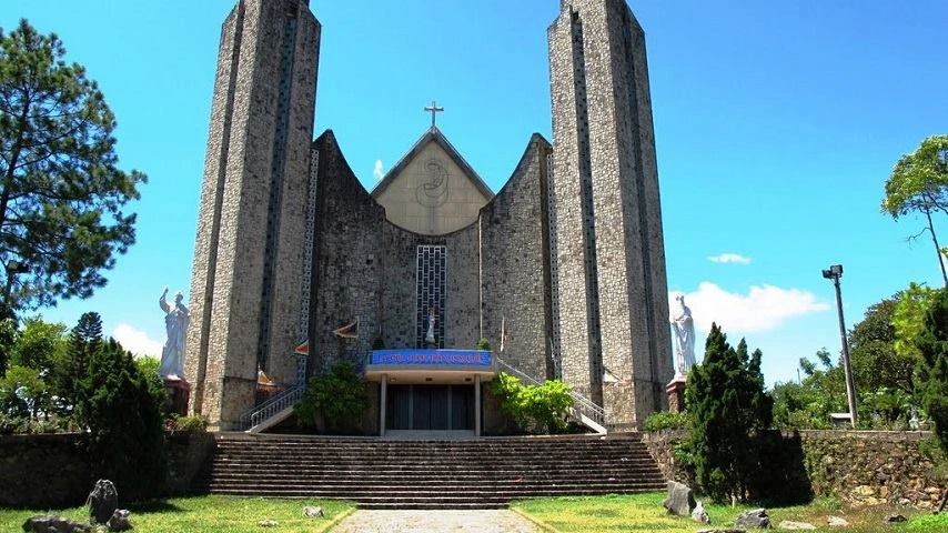 La Cath&eacute;drale Phu Cam