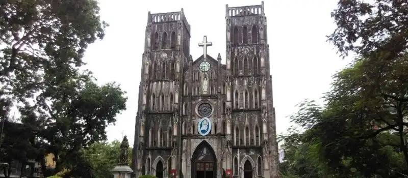 La cath&eacute;drale Saint-Joseph de Hanoi
