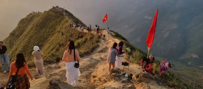 La colonne vert&eacute;brale de dinosaur de T&agrave; X&ugrave;a Voyage au Vietnam