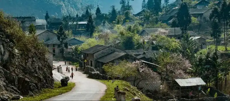 La vall&eacute;e o&ugrave; fleurissent les rochers Sung La