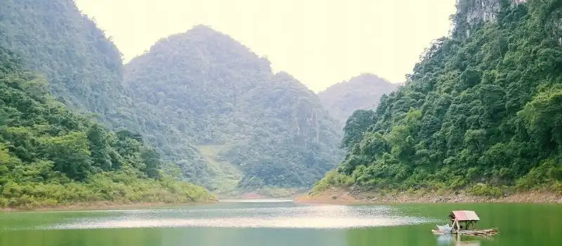 Lac de Thang Hen