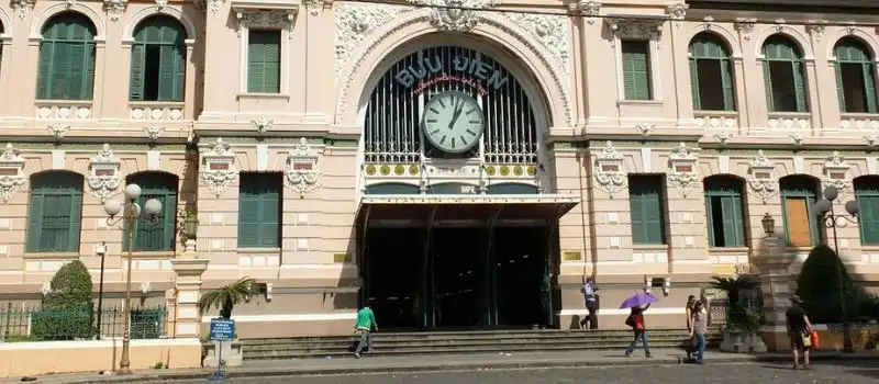 Le bureau de poste de Saigon
