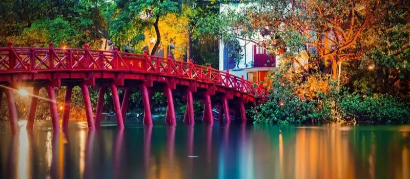 Le lac de l'&Eacute;p&eacute;e Restitu&eacute;e Hanoi