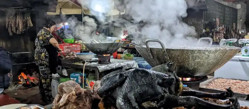 Le march&eacute; authentique et unique de Meo Vac