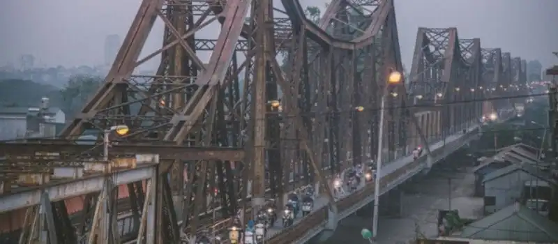 Le pont Long Bien - t&eacute;moigne historique de Hanoi