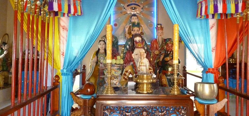 Le temple caodaïste Le temple caodaïste