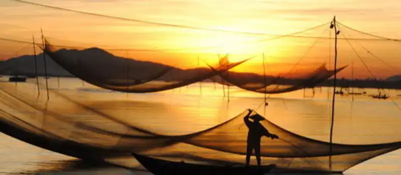 Lever du soleil sur la plage de Cua Dai
