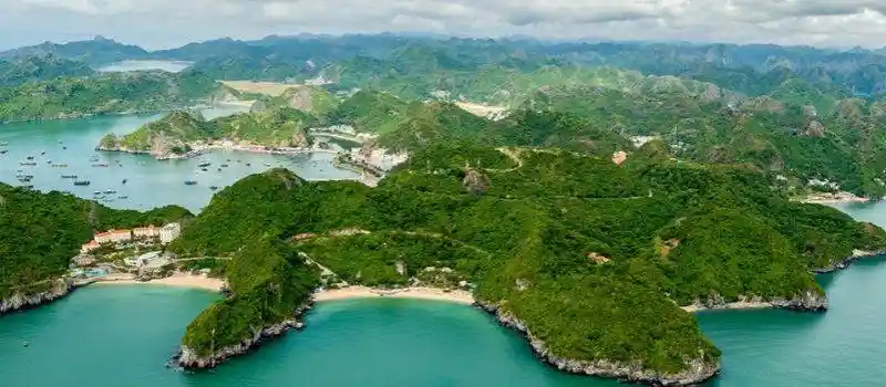 Louer une voiture avec chauffeur priv&eacute; pour voyage &agrave; Cat Ba-Hai Phong