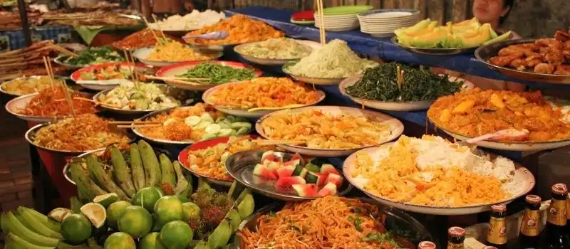 March&eacute; alimentaire de Vangthong