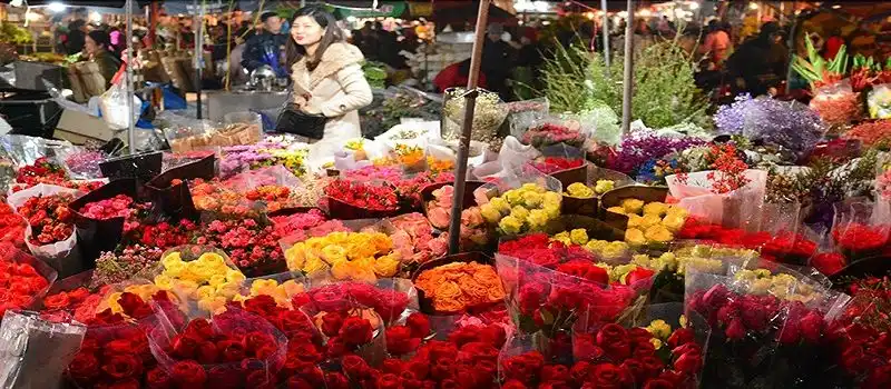 March&eacute; aux fleurs de Quang Ba