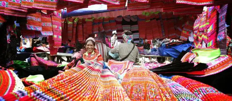 March&eacute; color&eacute; dominical Bac Ha