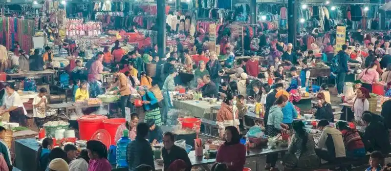 March&eacute; color&eacute; et authentique Meo Vac