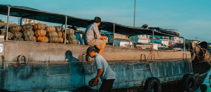 March&eacute; flottant de Nga Bay
