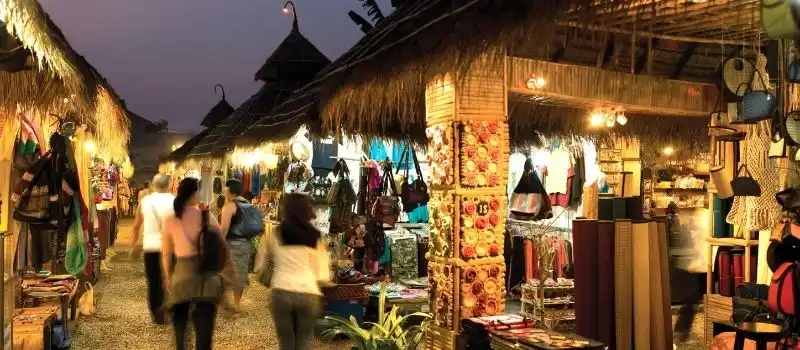 March&eacute; nocturne Angkor