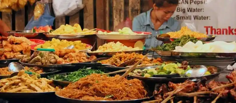 March&eacute;s de nuit au Laos
