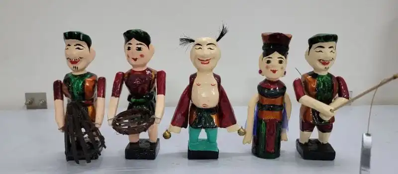 Marionnettes sur l&rsquo;eau miniatures