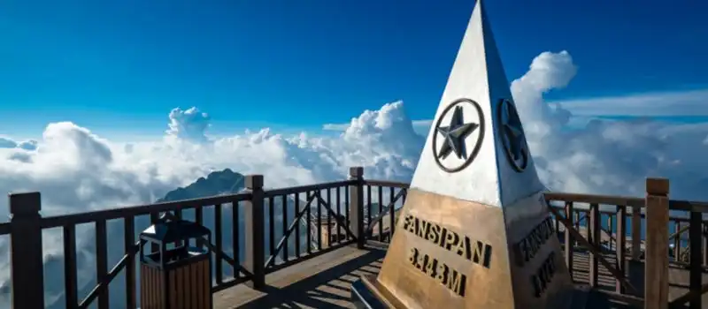 Montagne Fansipan Randonn&eacute;e au lever du soleil