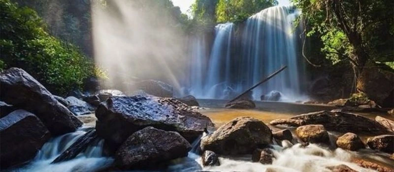 montagne-kulen-et-riviere-aux-mille-linga