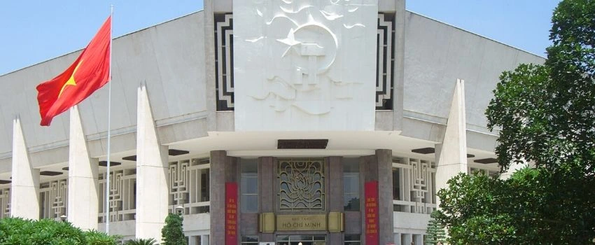 musee-de-ho-chi-minh-hanoi