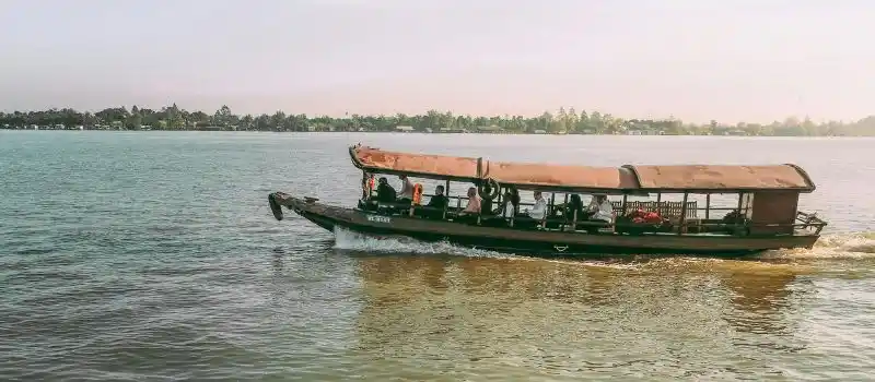 Naviguer sur des petits canaux cach&eacute;s M&eacute;kong