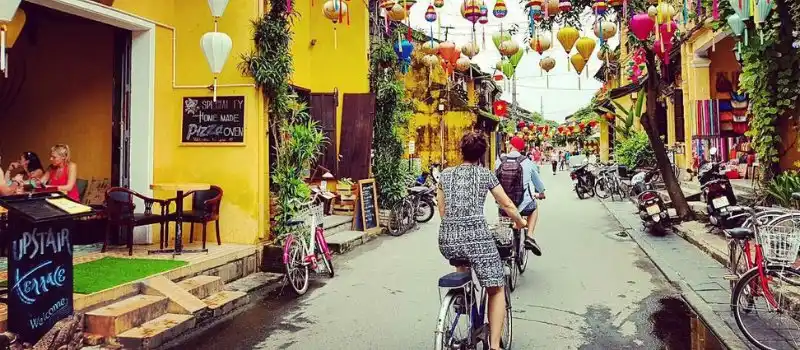 Piste cyclable &agrave; Hoi An
