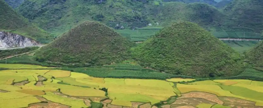 Porte du ciel Quan Ba et montagne Quan Ba