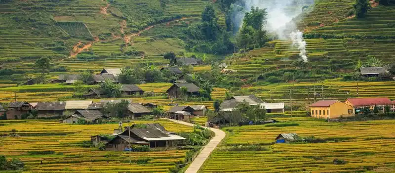 Randonn&eacute;e vers les villages isol&eacute;s de Sapa